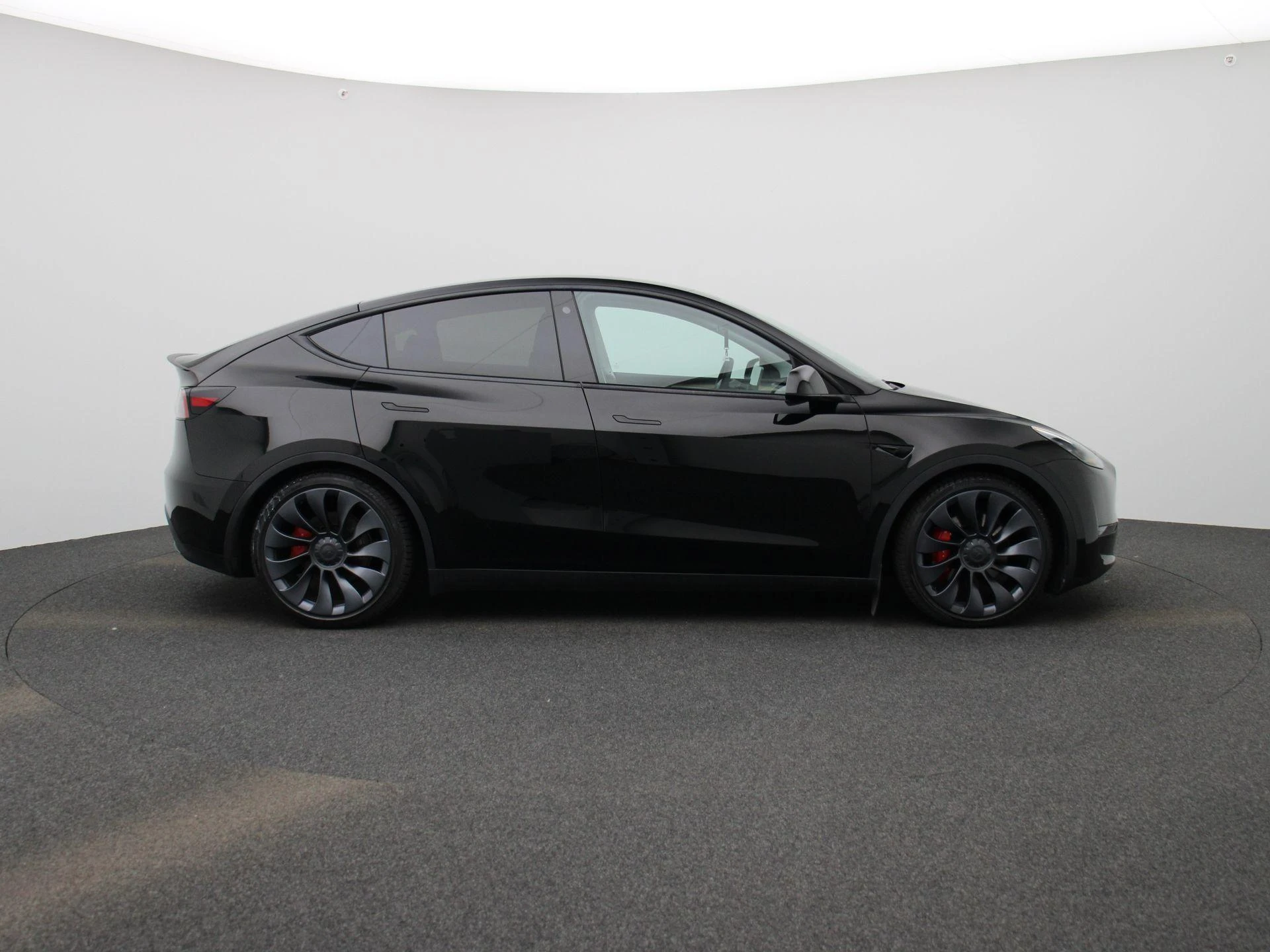 Tesla-Model Y-image-5