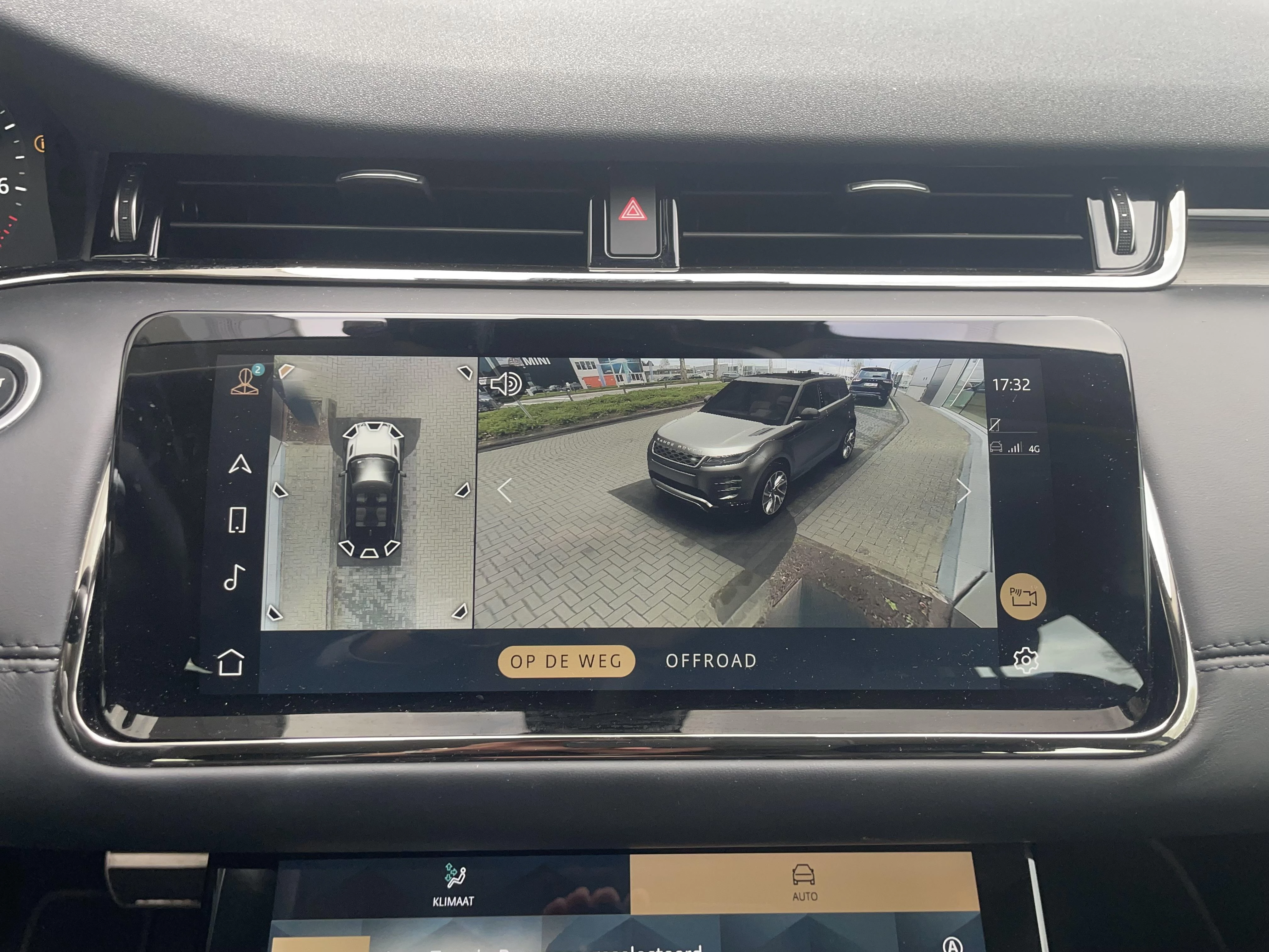 Land Rover Range Rover Evoque P300e R-Dynamic HSE