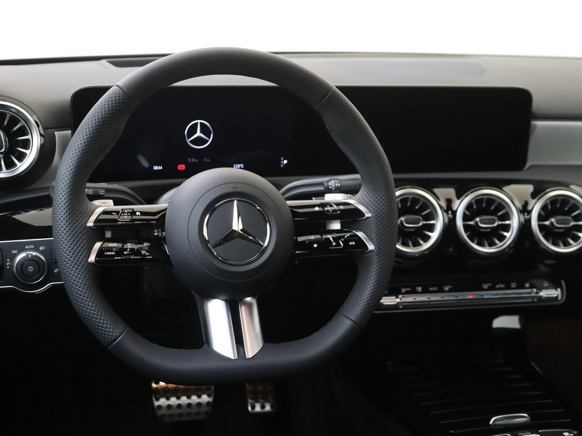 Mercedes-Benz-A-Klasse-image-8