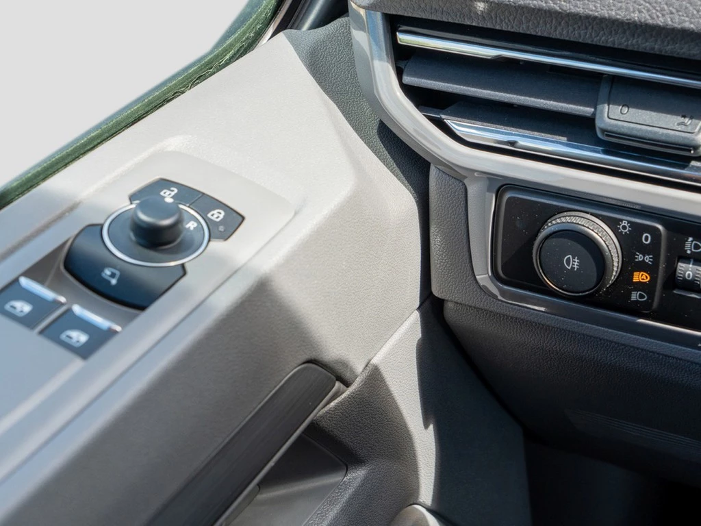 Volkswagen Transporter Kasten 2.0 TDI DSG LR Plus Edition