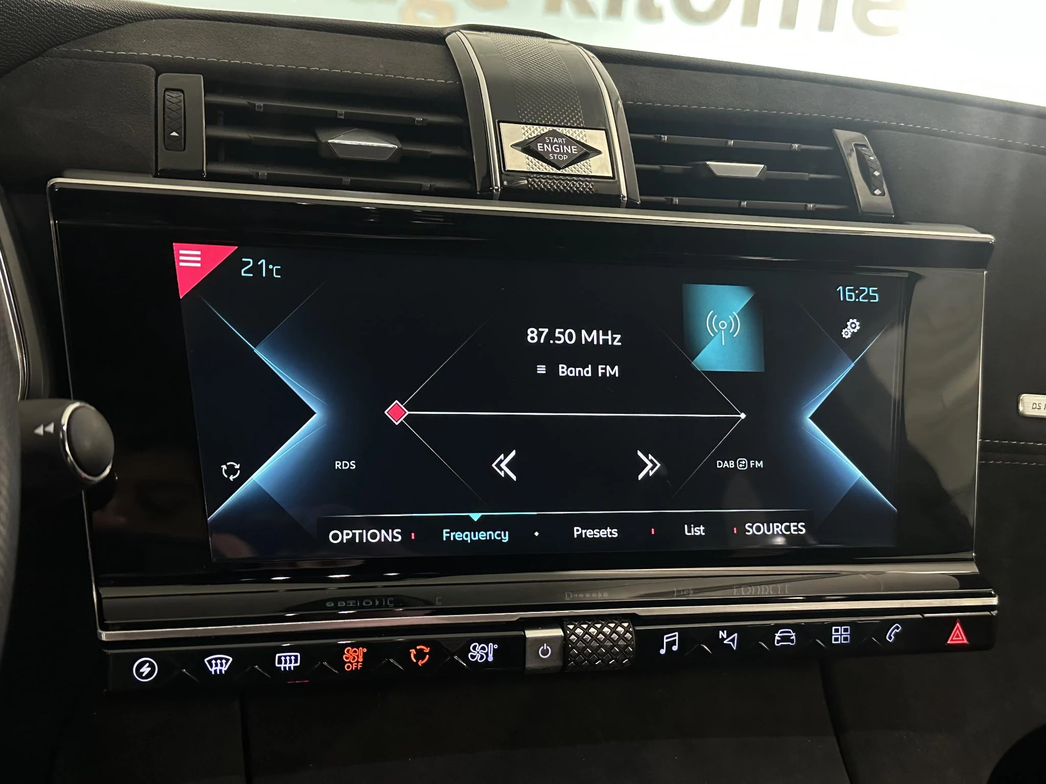 DS DS 7 Crossback E-Tense Performance Line