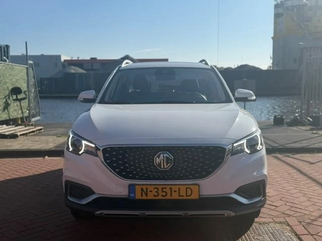 MG-ZS EV-image-2