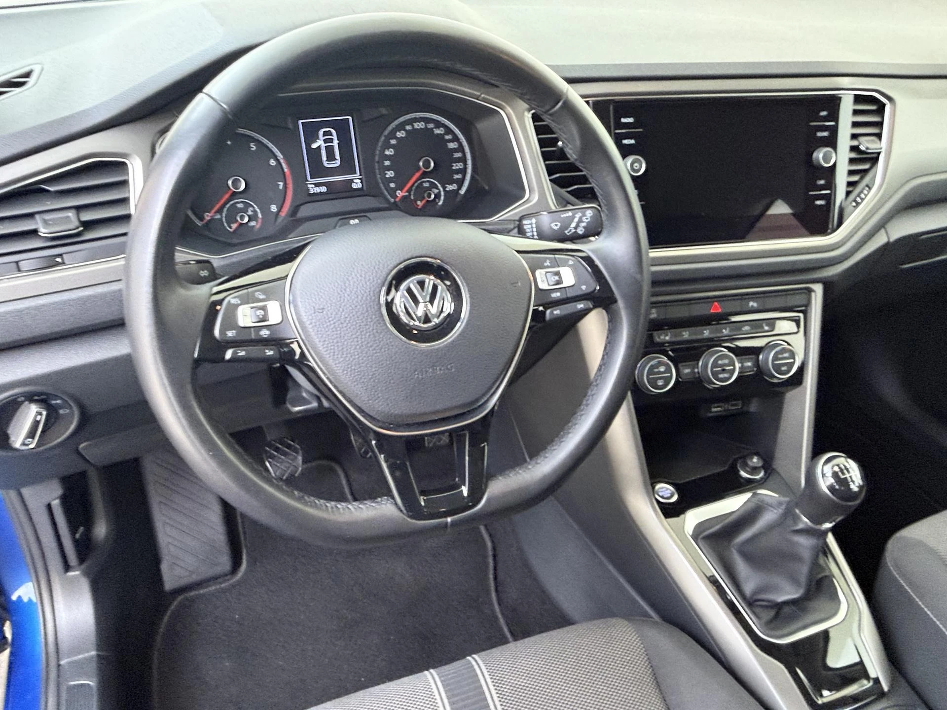 Volkswagen-T-Roc-image-9