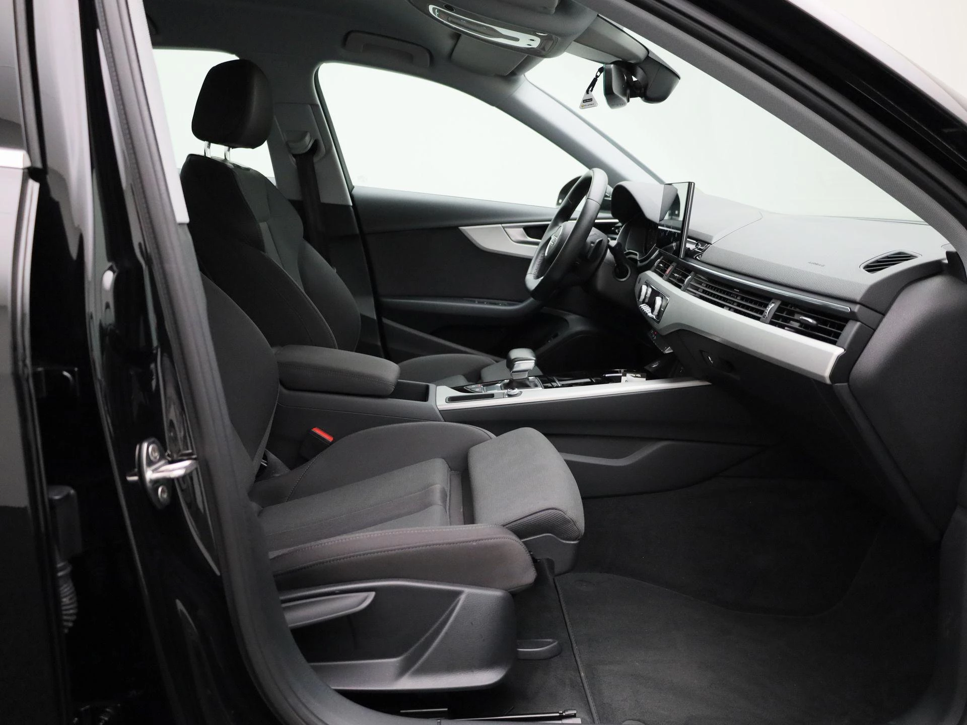 Audi-A4-image-32