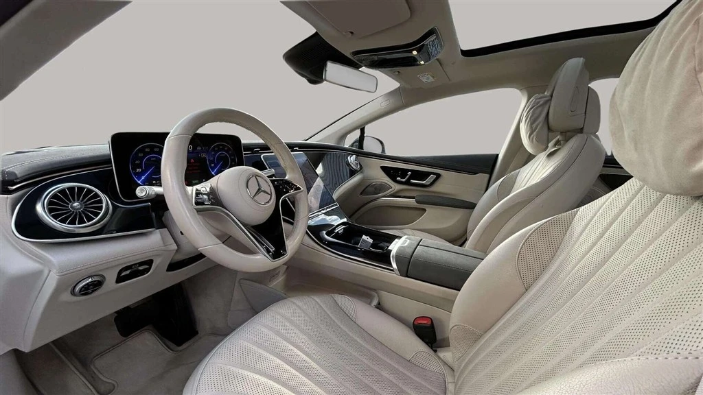 Mercedes-Benz-EQS-image-9