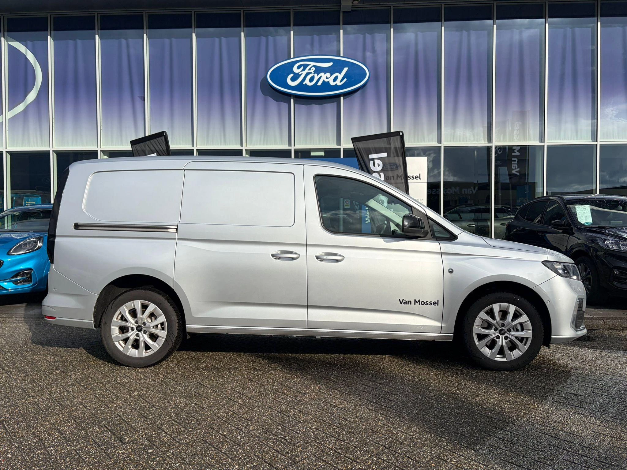 Ford-Transit Connect-image-9