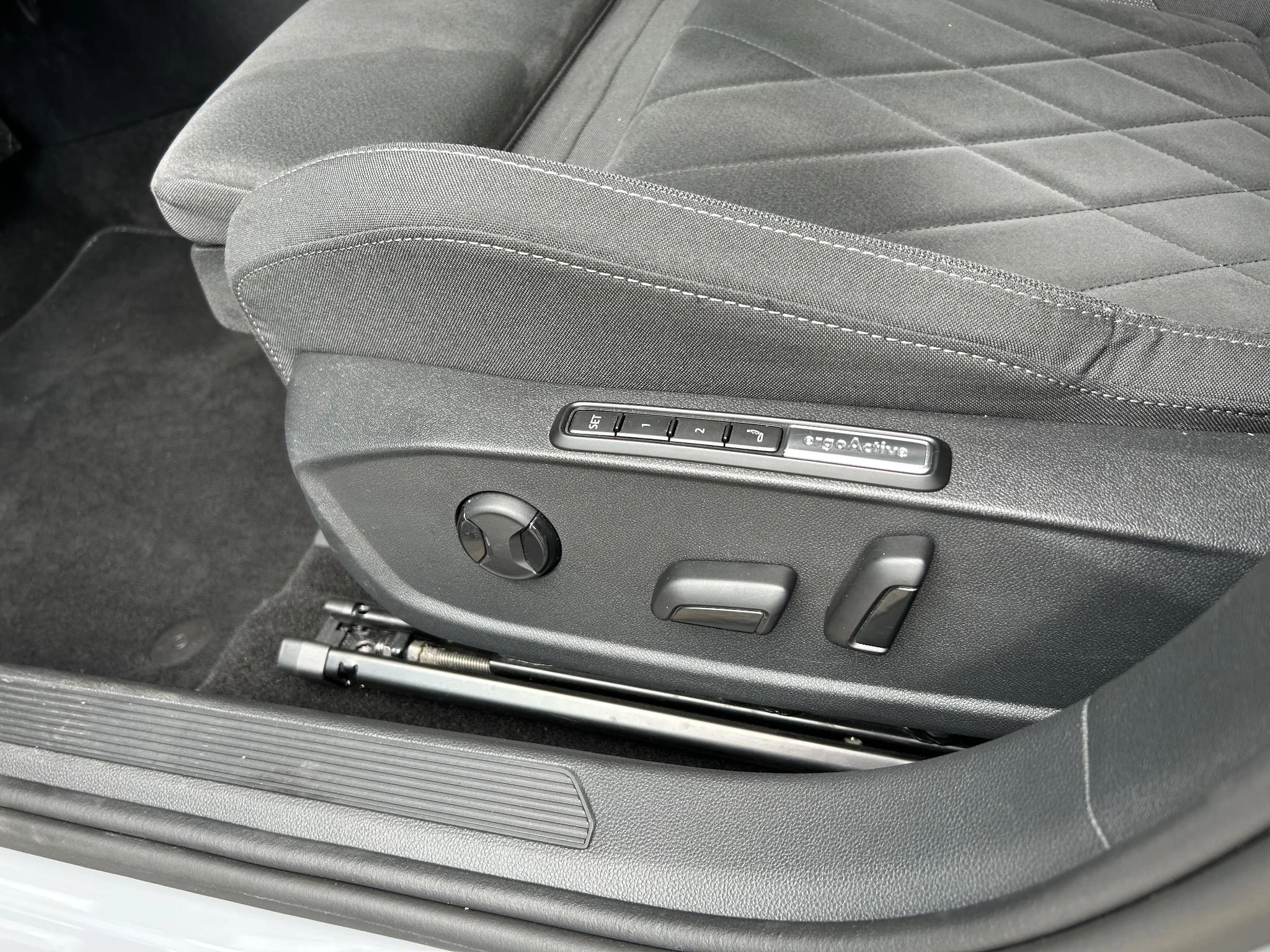 Volkswagen-Golf-image-15