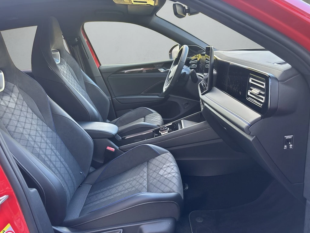 Volkswagen-Tiguan-image-12