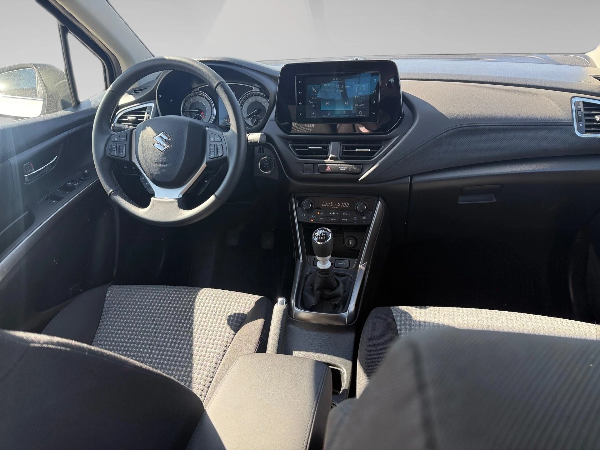 Suzuki-S-Cross-image-19