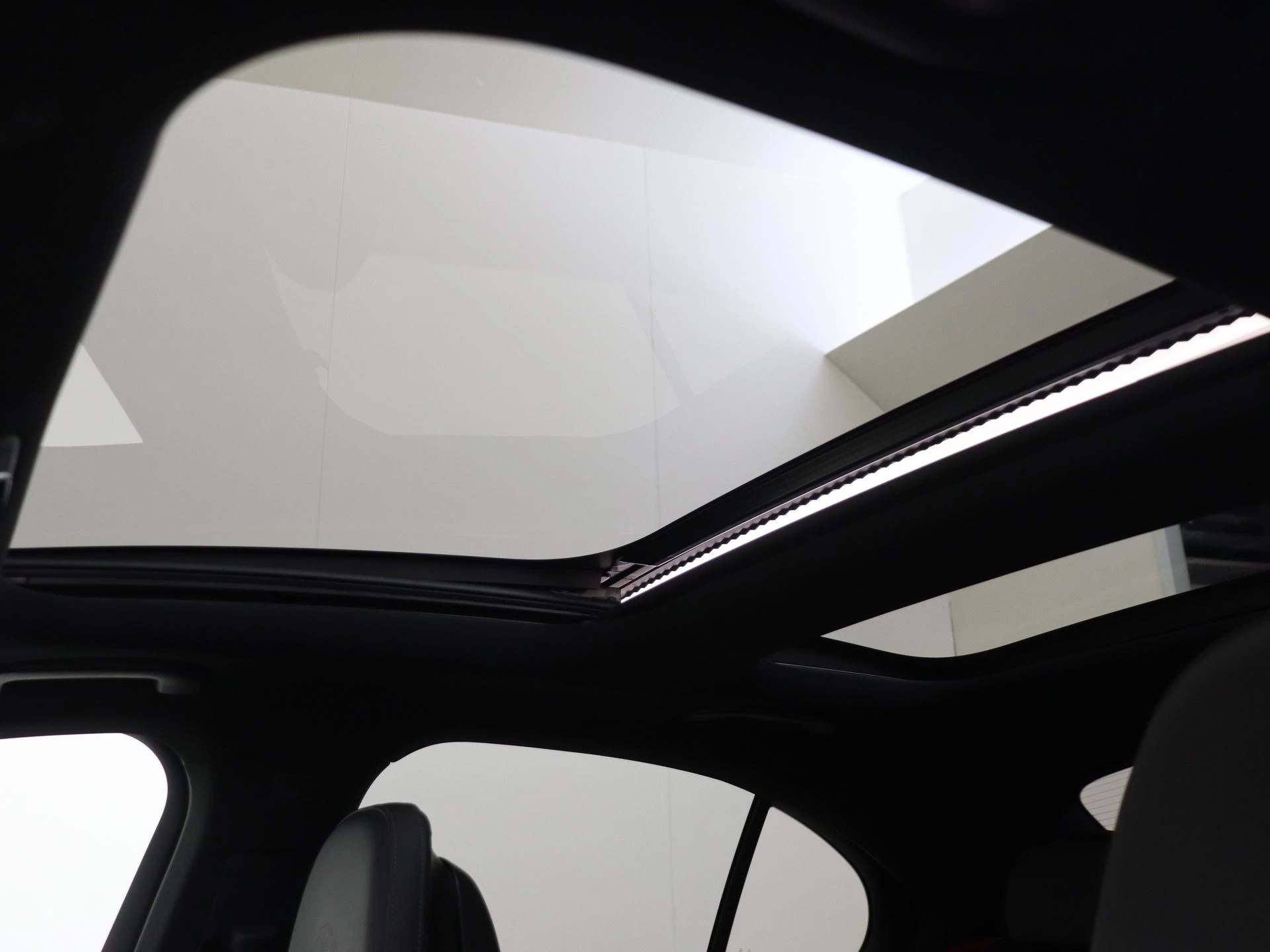 Mercedes-Benz-E-Klasse-image-33