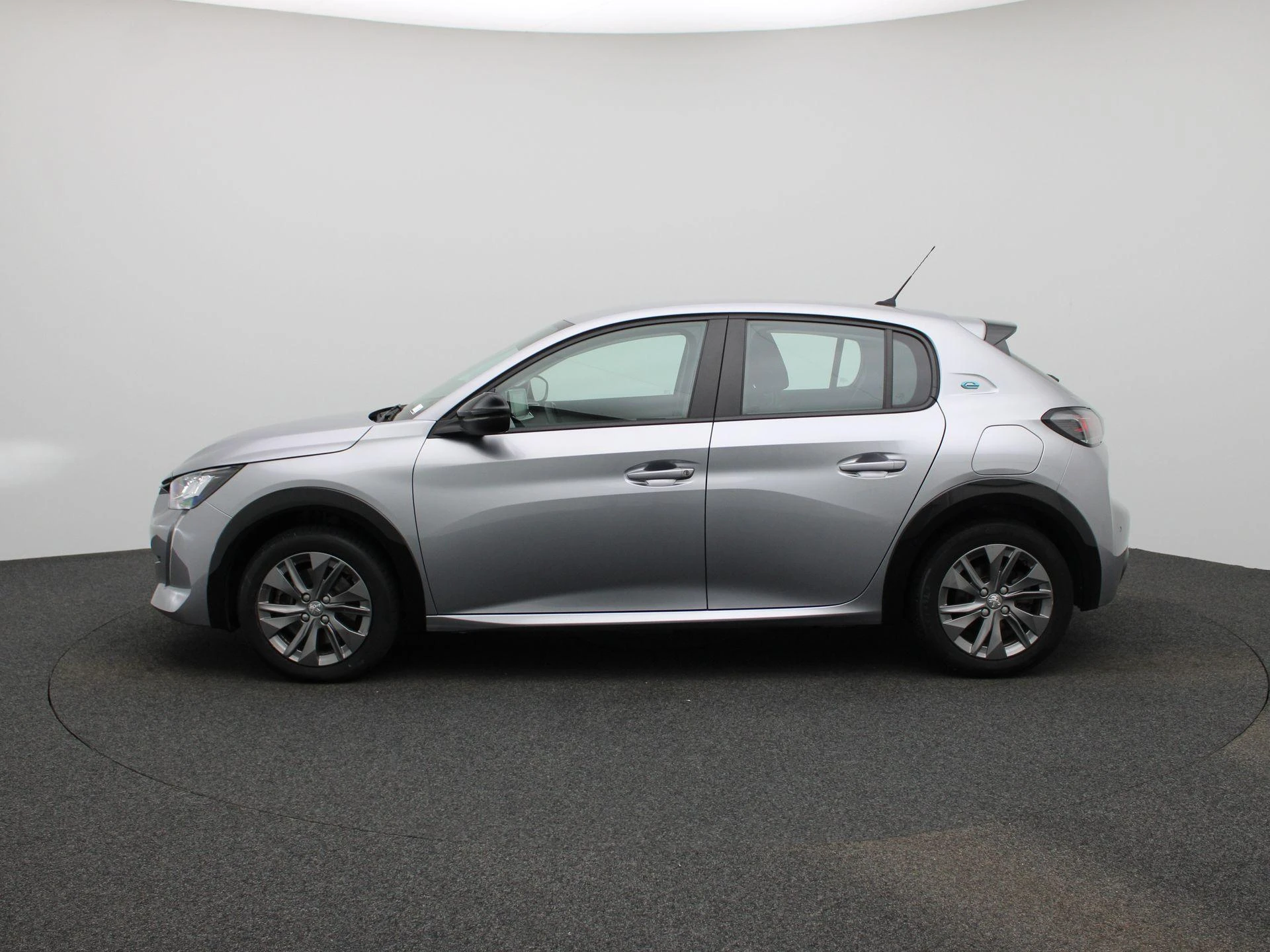 Peugeot-e-208-image-3