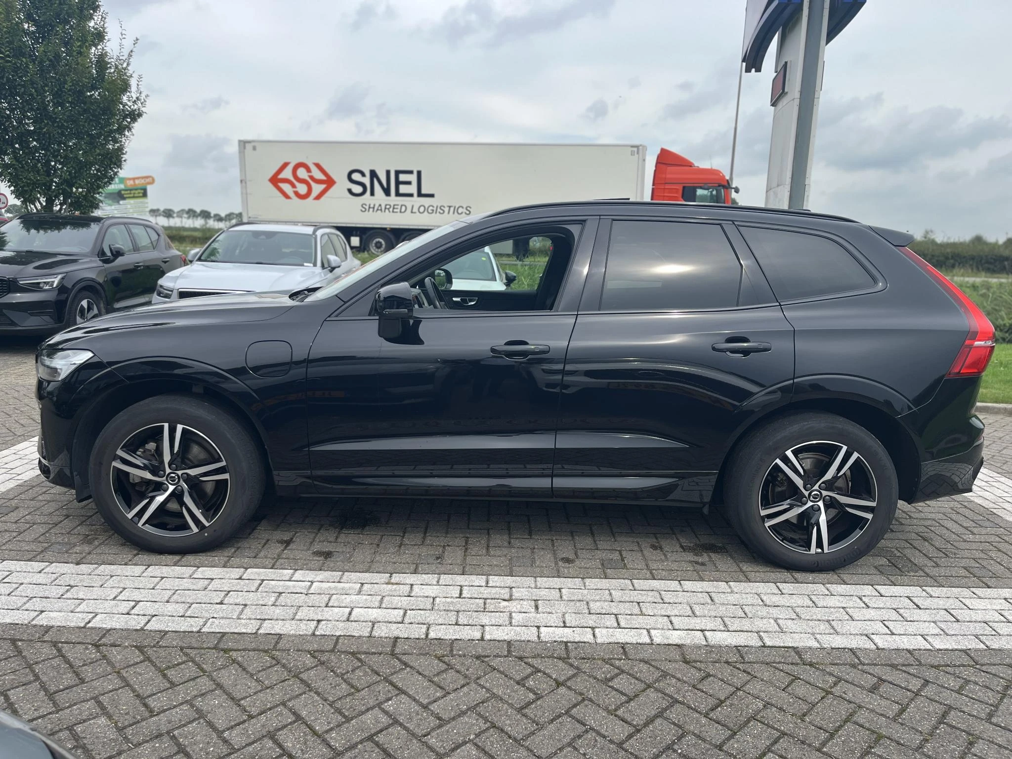 Volvo-XC60-image-2
