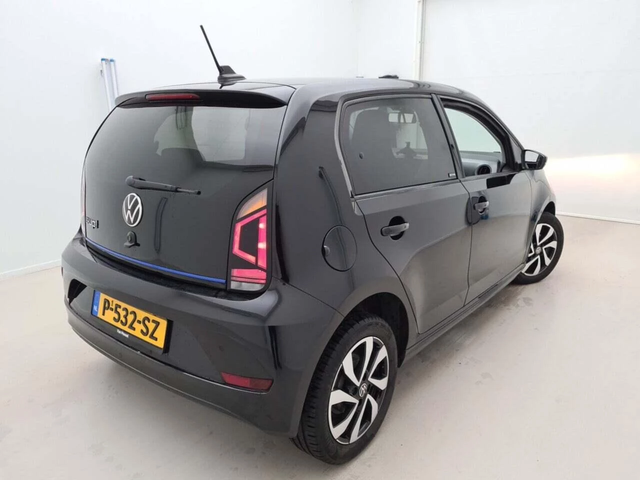 Volkswagen-e-up!-image-1