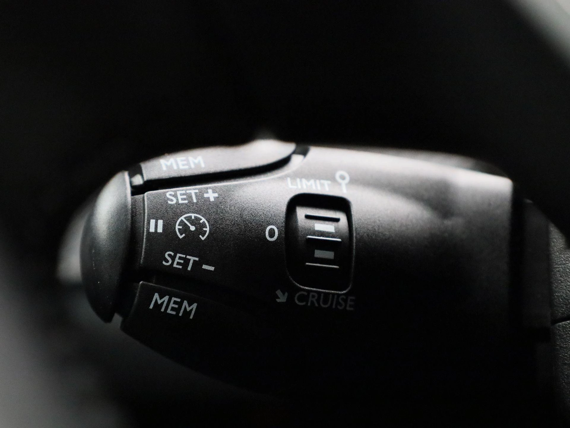 Peugeot-208-image-20