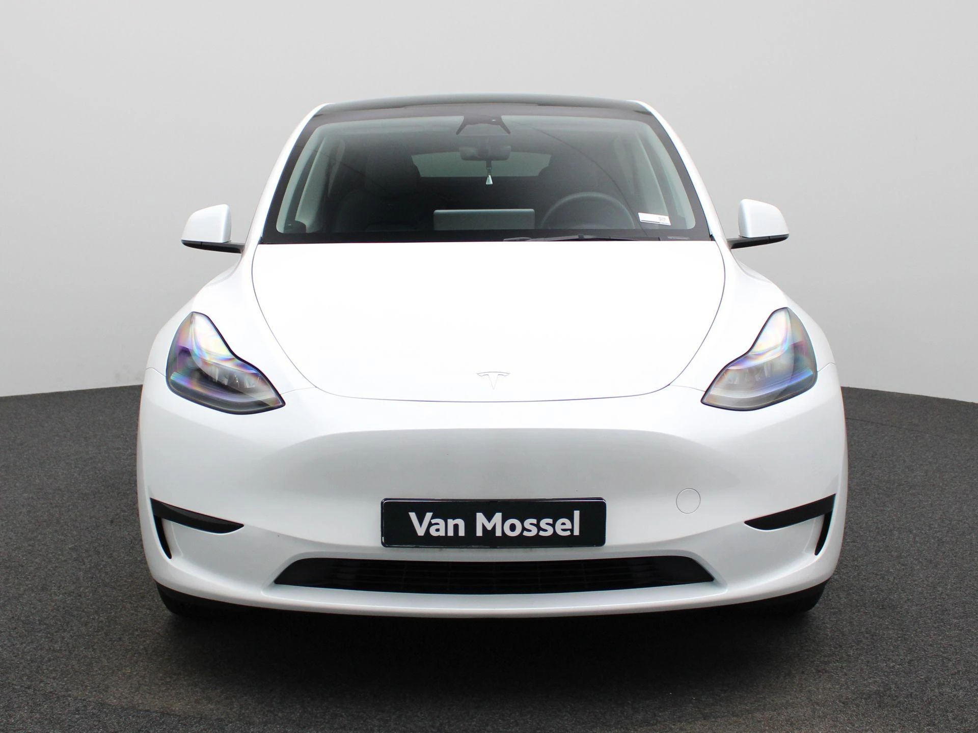 Tesla-Model Y-image-2