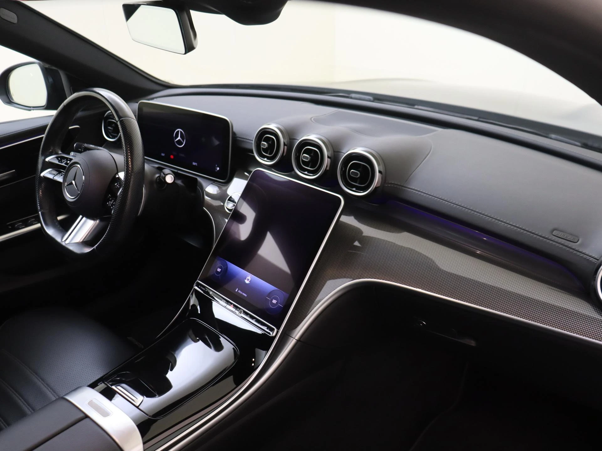Mercedes-Benz-C-Klasse-image-4