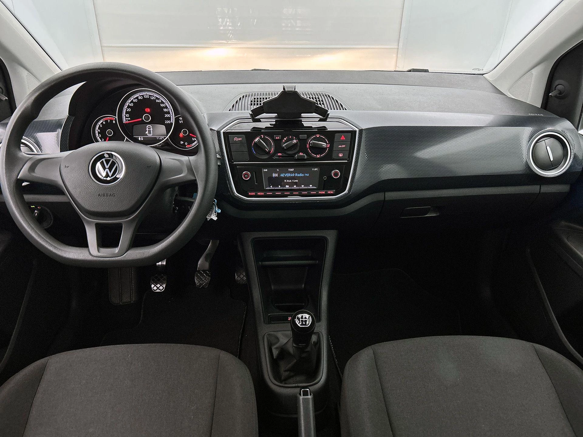 Volkswagen-up!-image-17