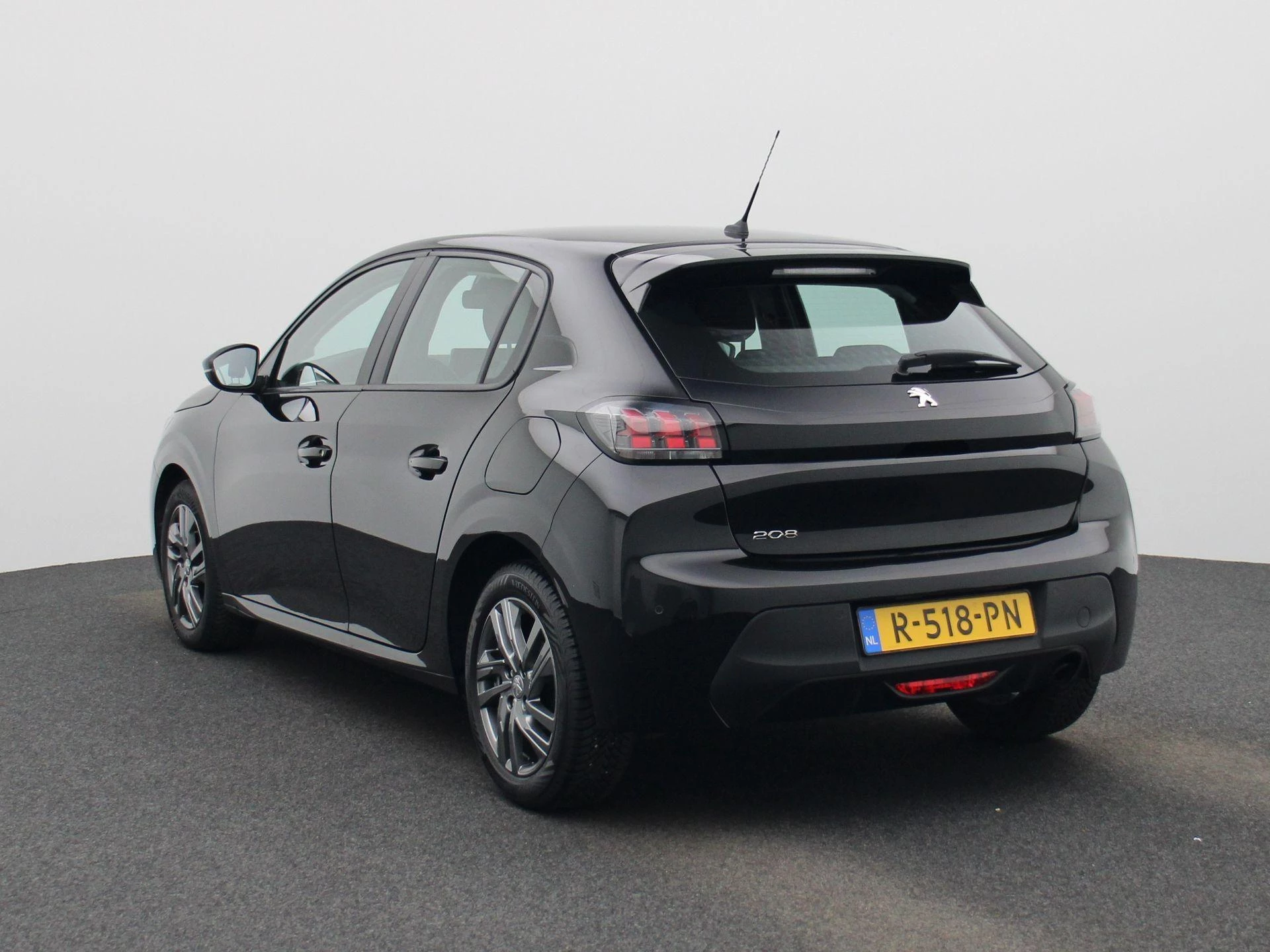 Peugeot-208-image-1