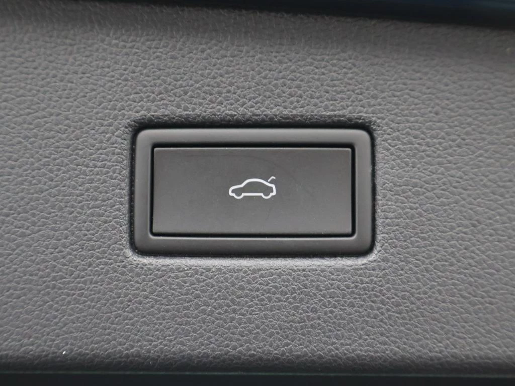 Volkswagen-Tiguan-image-13