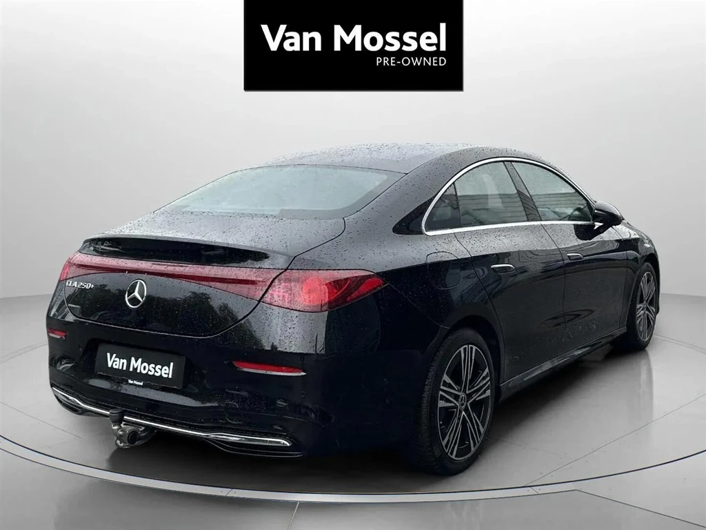 Mercedes-Benz-CLA-image-4