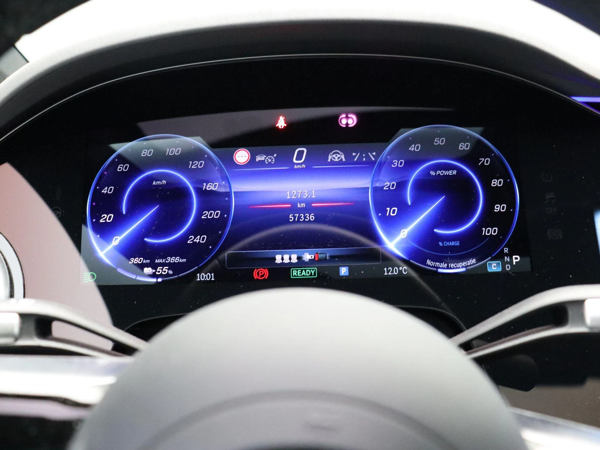 Mercedes-Benz-EQS-image-16