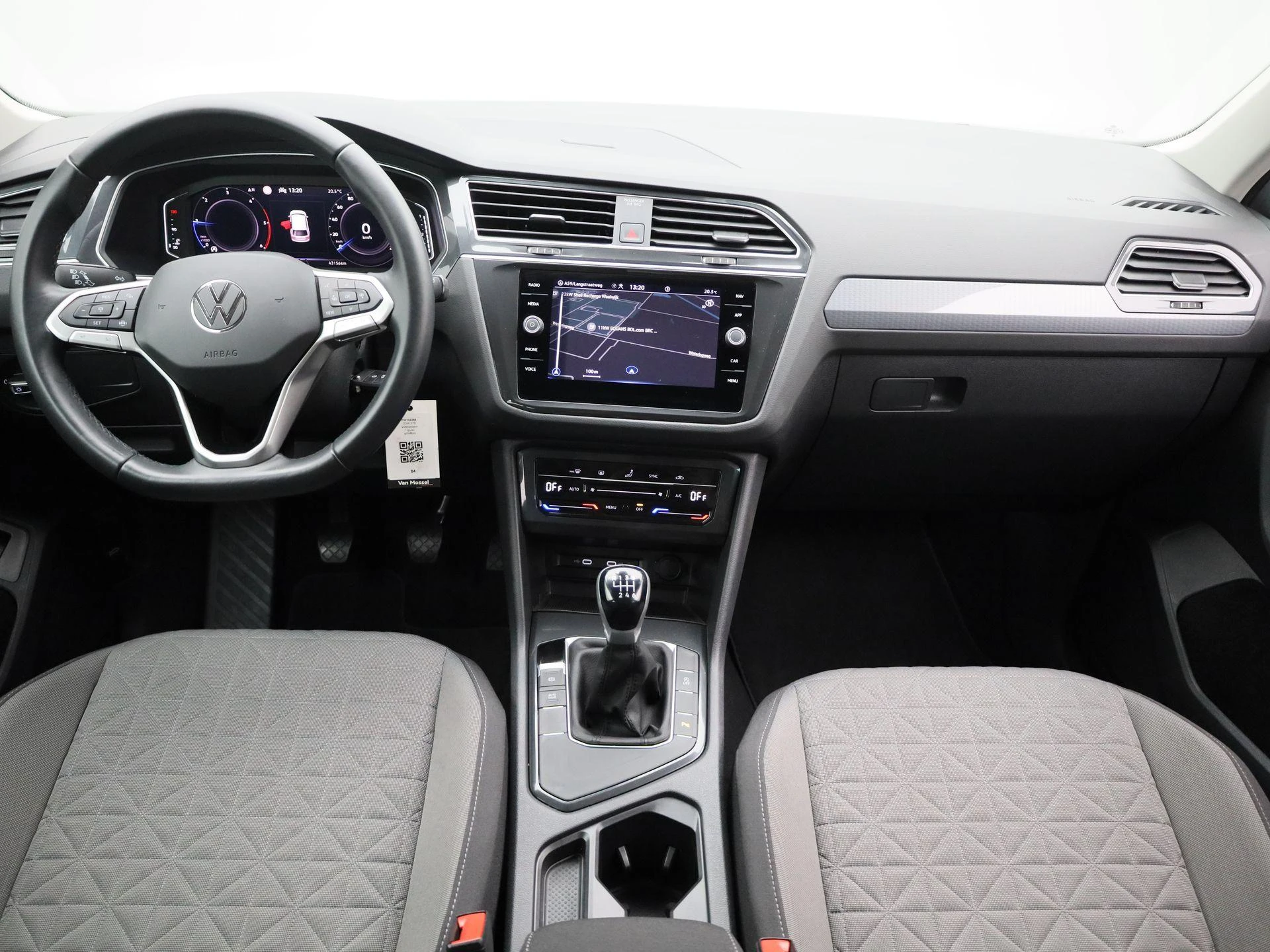 Volkswagen-Tiguan-image-11