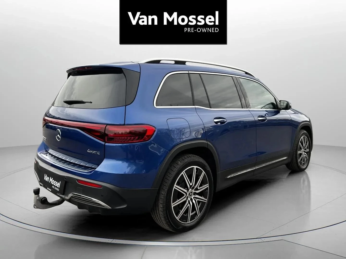 Mercedes-Benz-EQB-image-4