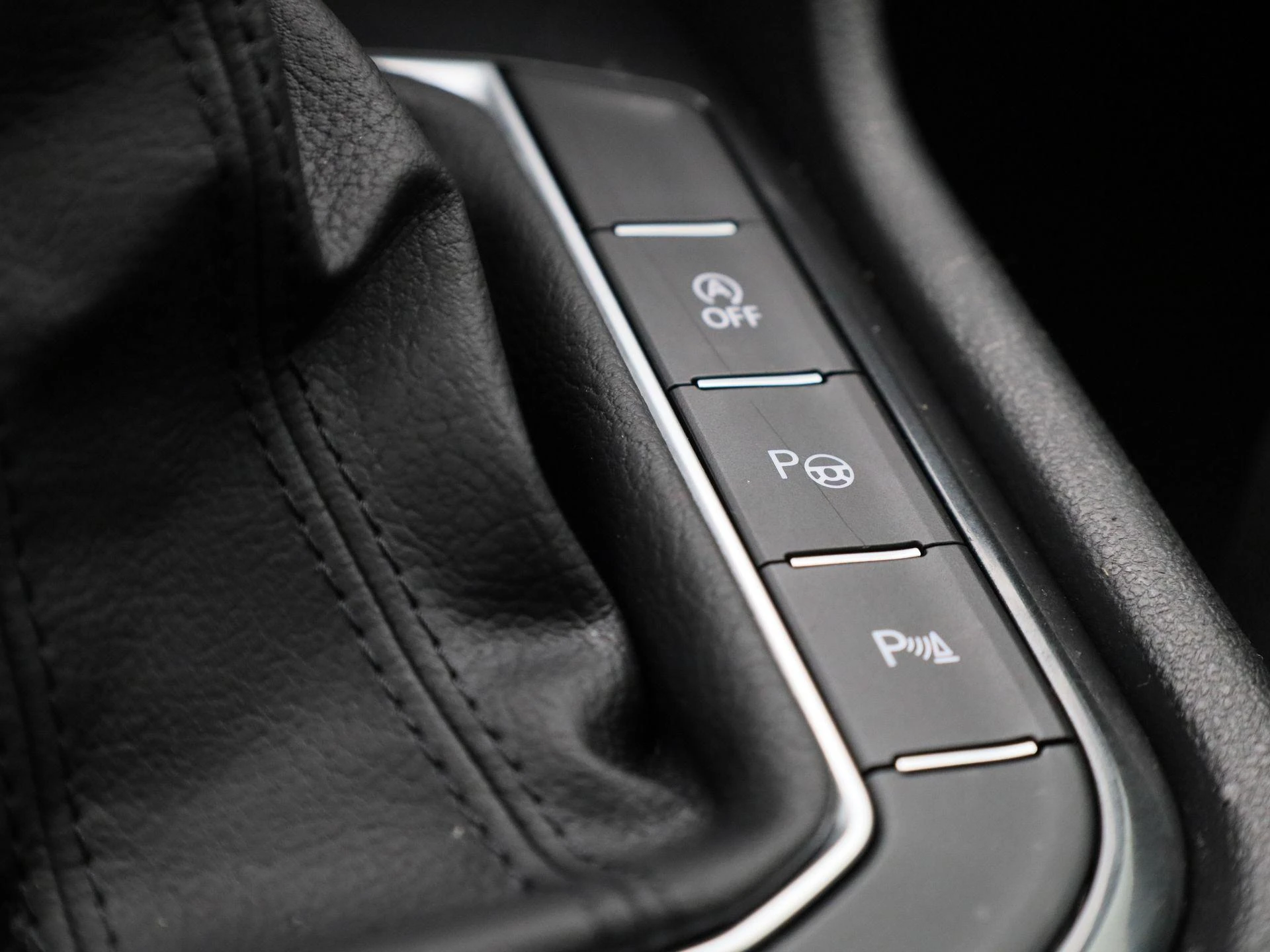 Volkswagen-Tiguan-image-28