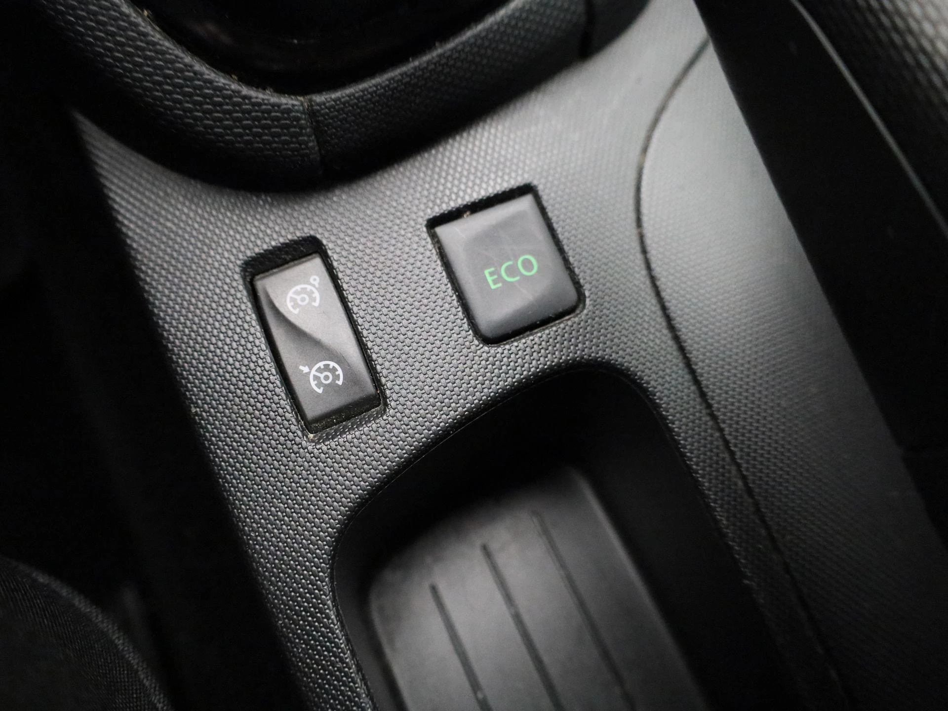 Renault-Clio-image-22