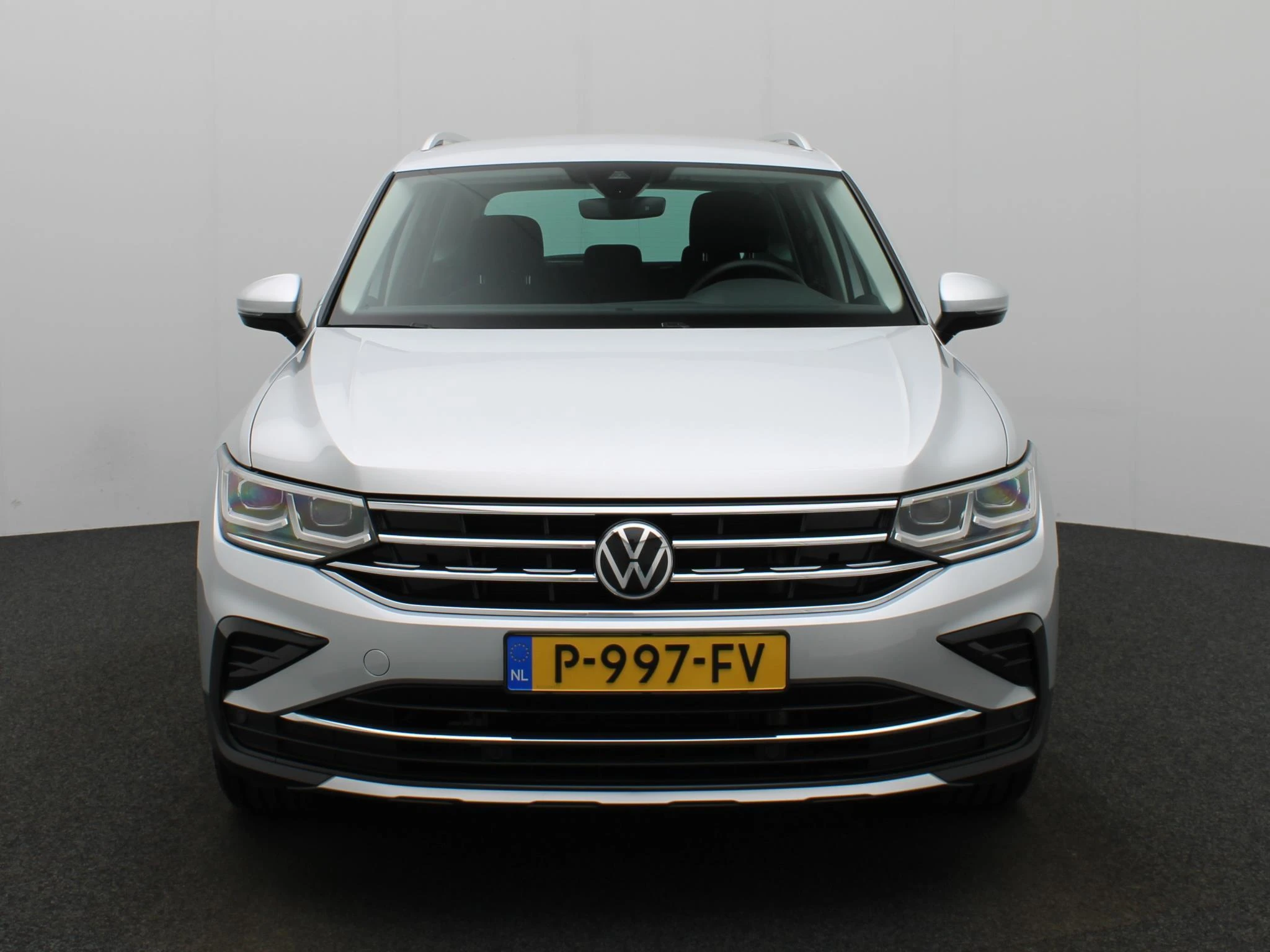 Volkswagen-Tiguan-image-2