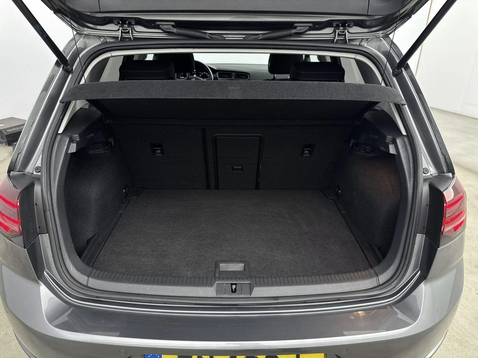 Volkswagen-Golf-image-22