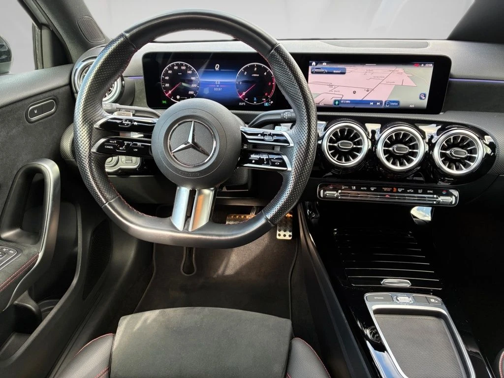 Mercedes-Benz-A-Klasse 220 d-image-10