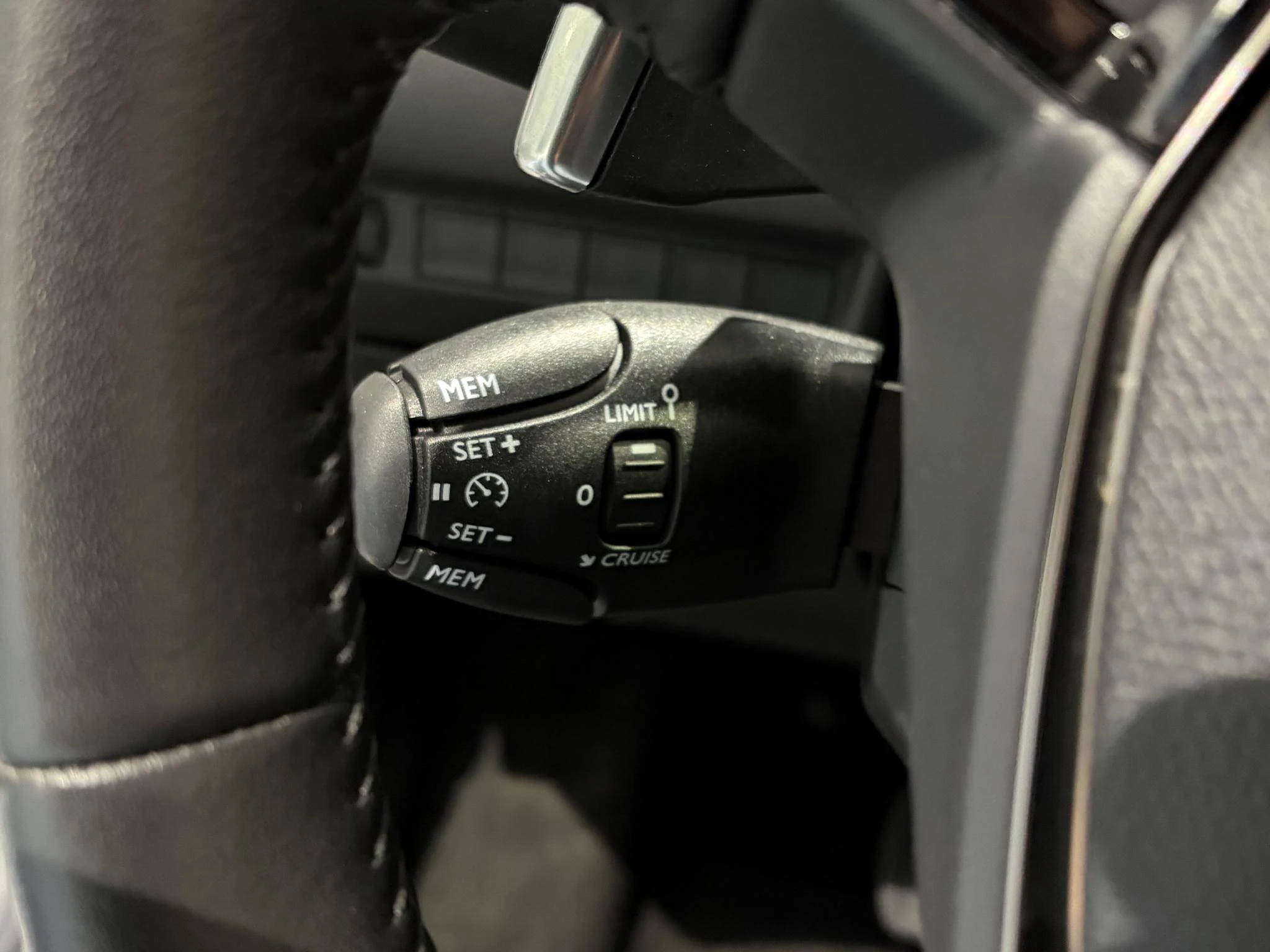 Peugeot-208-image-12