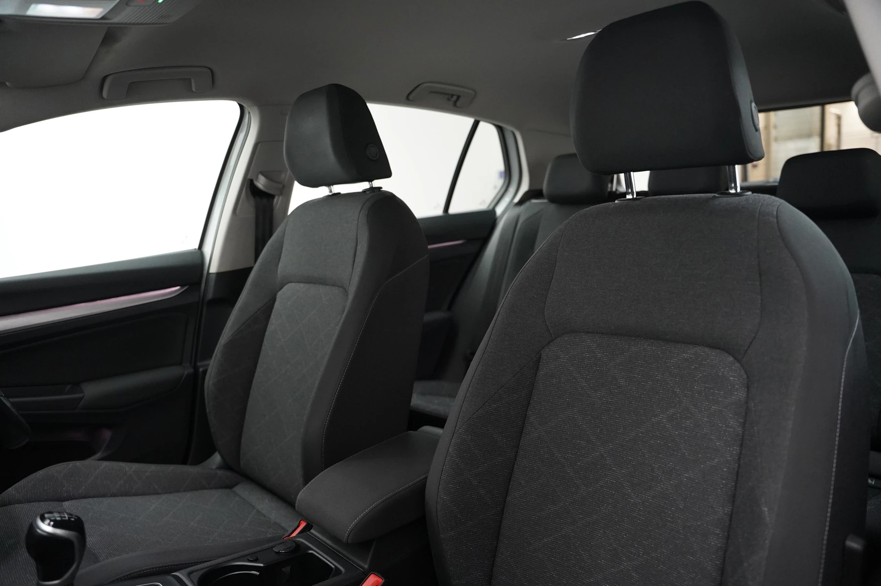 Volkswagen-Golf-image-27