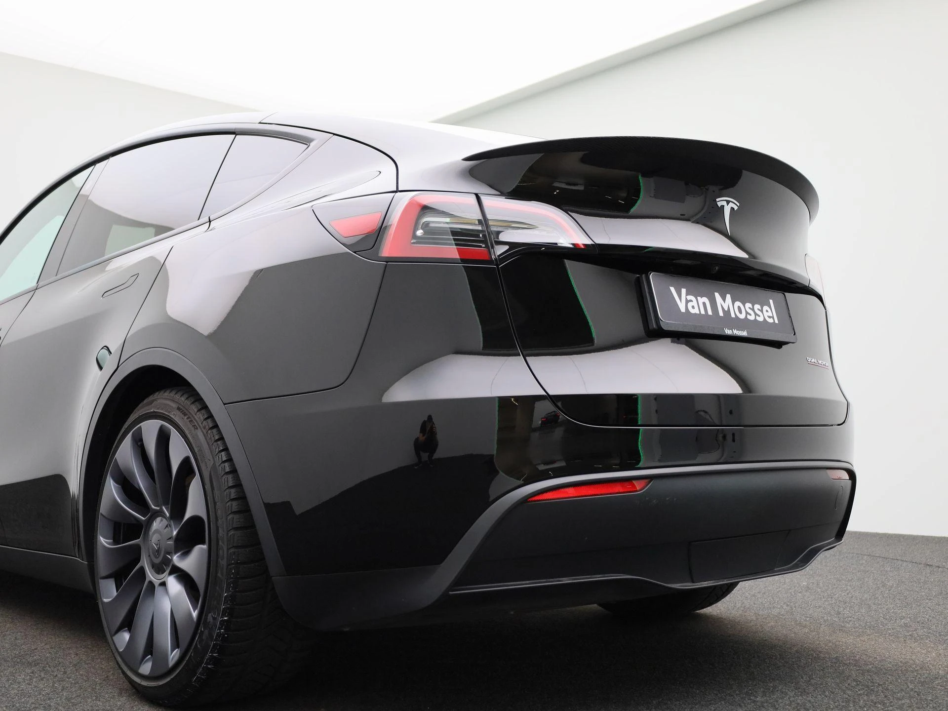 Tesla-Model Y-image-48