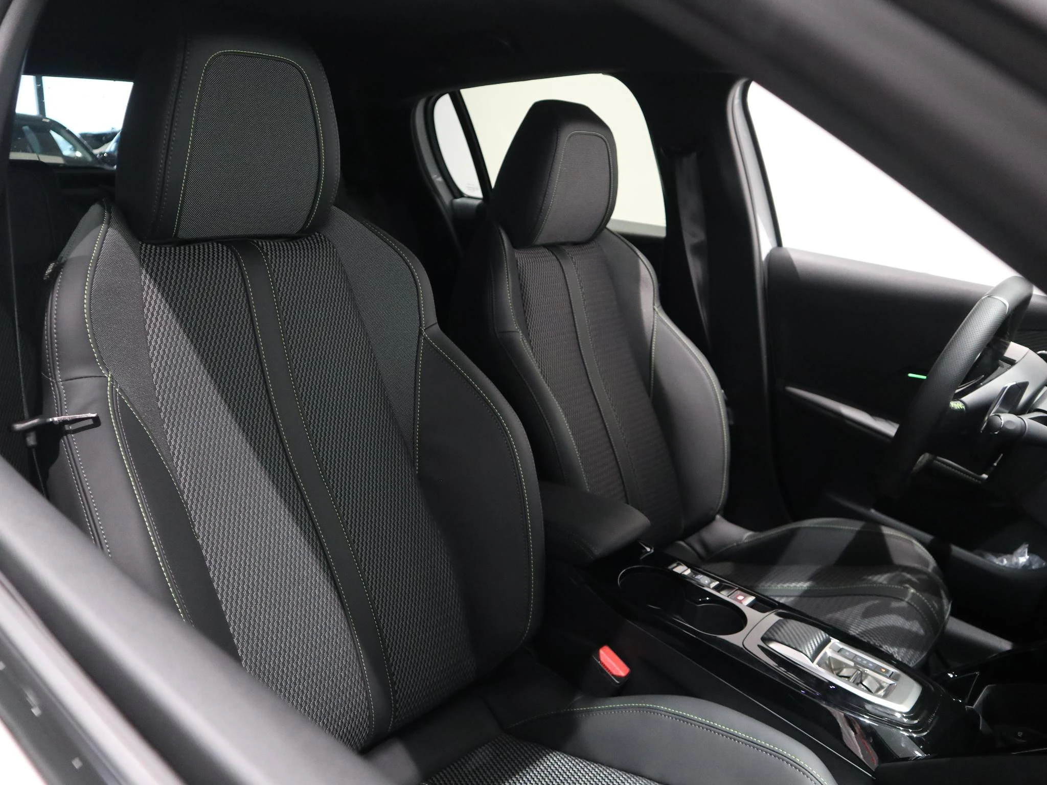 Peugeot-208-image-30
