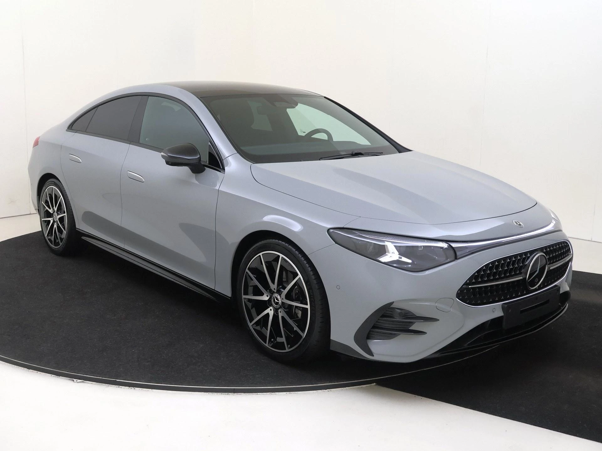 Mercedes-Benz-CLA-image-2