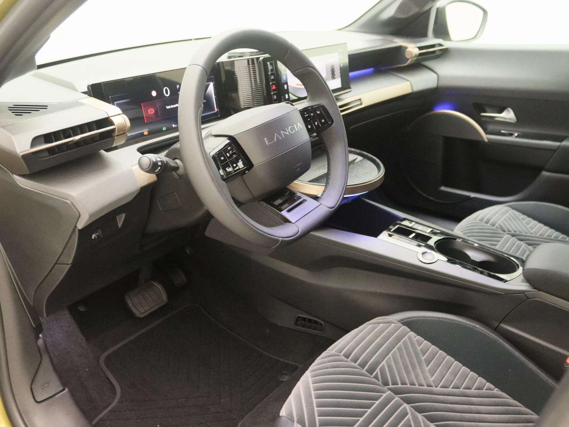 Lancia-Ypsilon-image-20