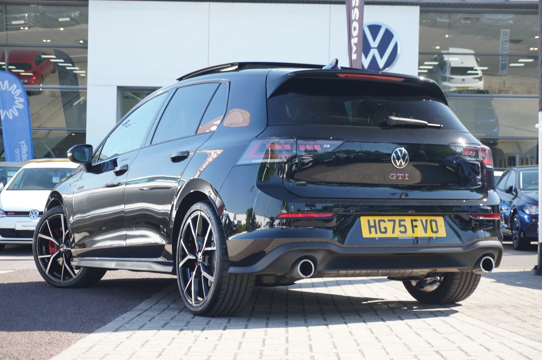 Volkswagen-Golf-image-2