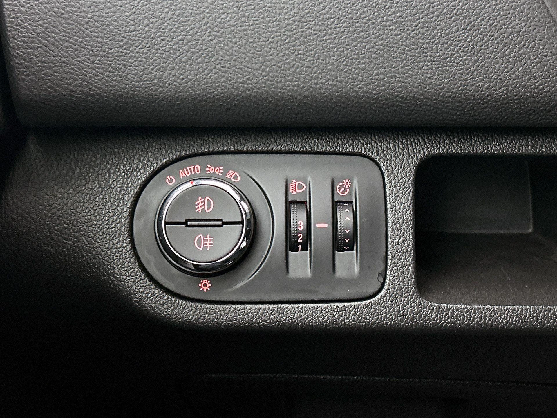Opel-Meriva-image-23