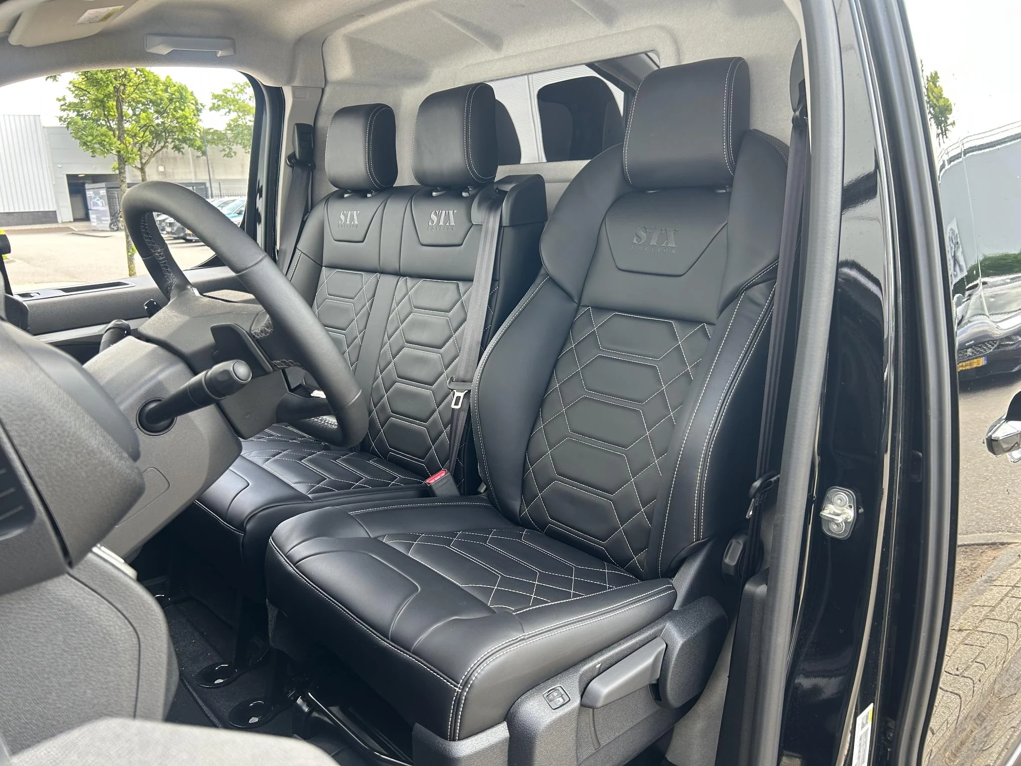 Peugeot-e-Expert-image-19