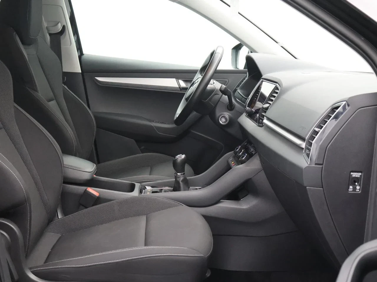 Škoda Karoq Karoq Clever 1.0 TSI 110PK *NAVI*BLTH*CRUISE*APP CONNECT*VERDUISTERDE RAMEN*CAMERA*..