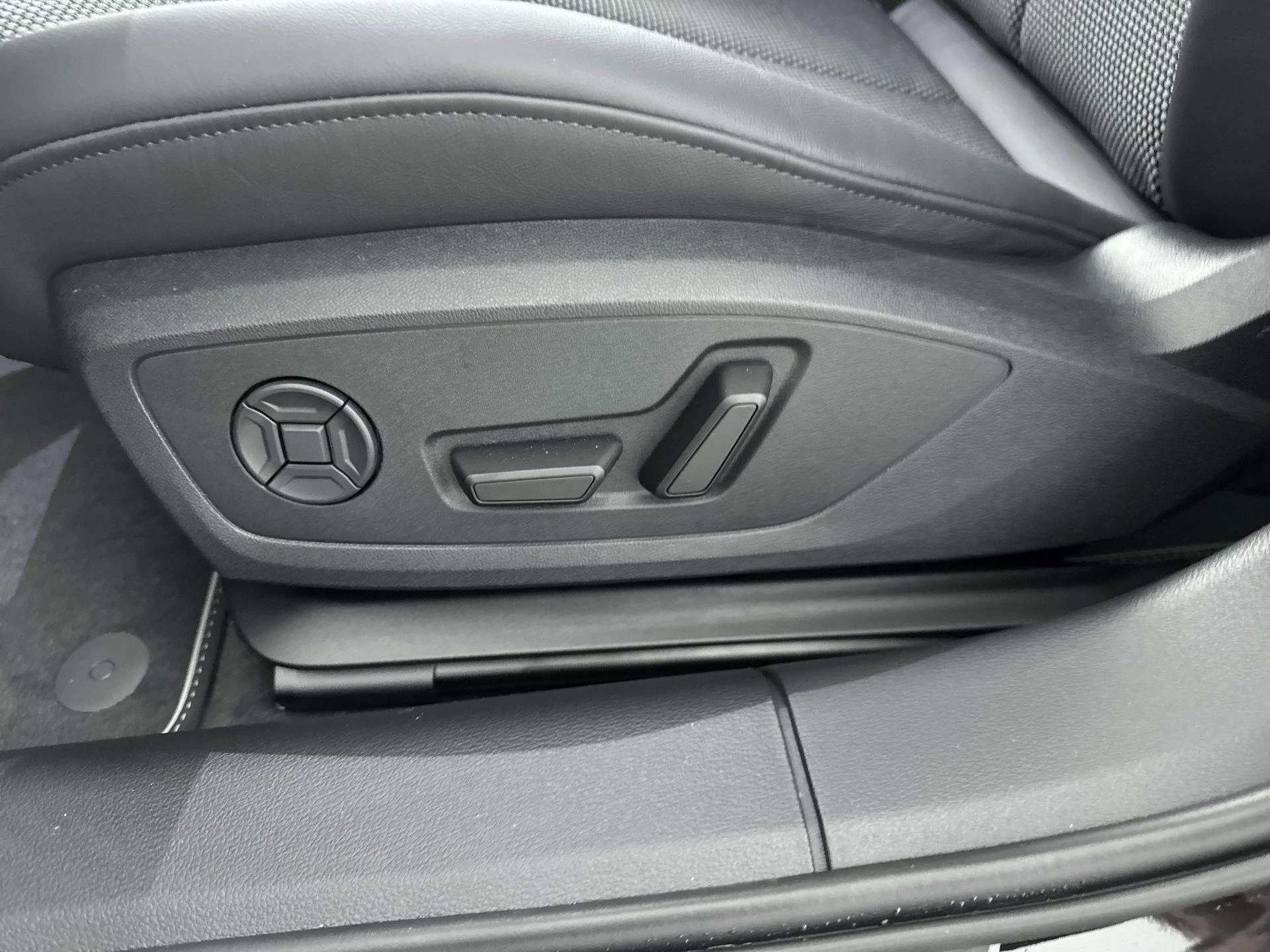 Audi-A6-image-19