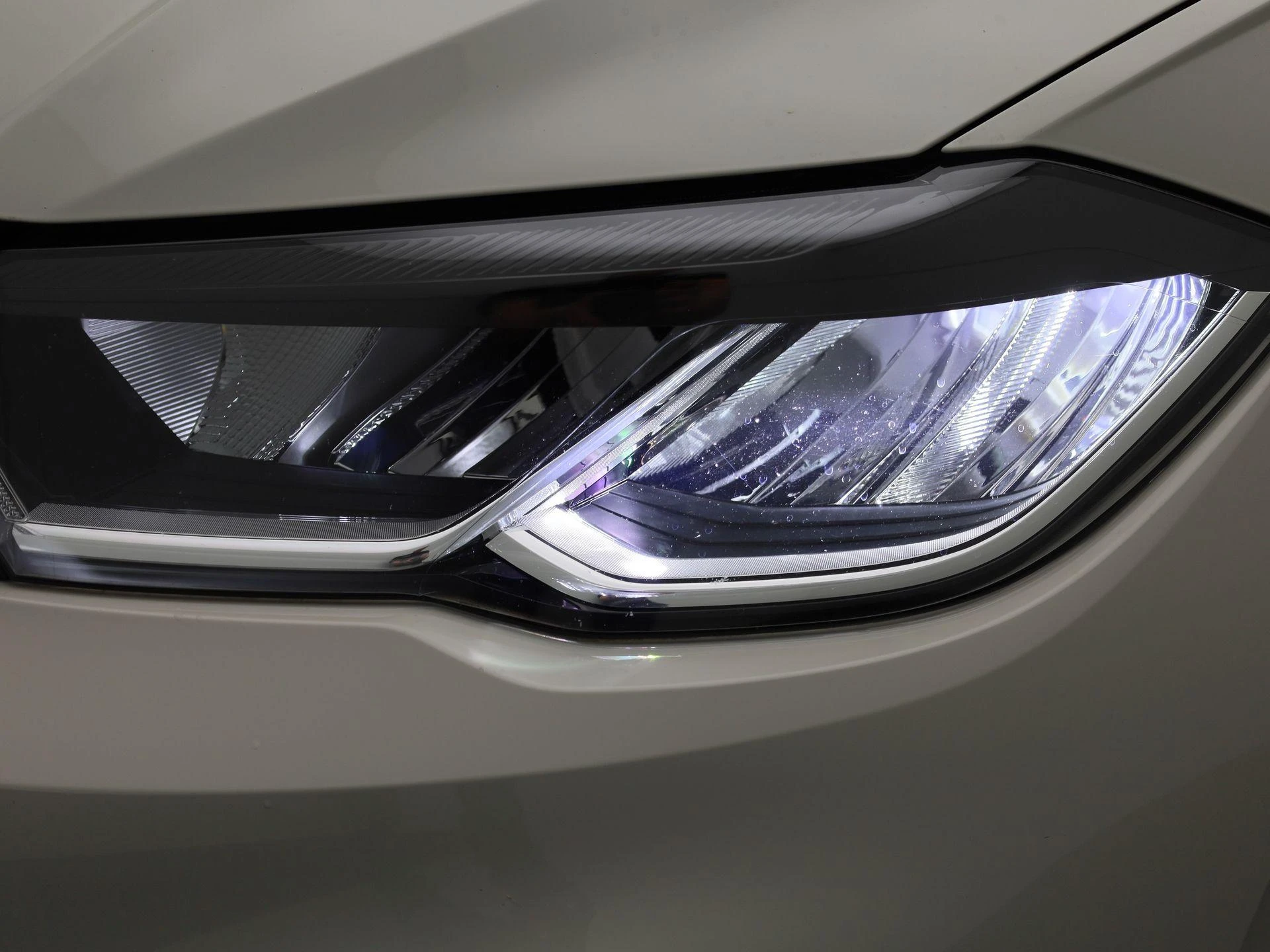 Volkswagen-Polo-image-13