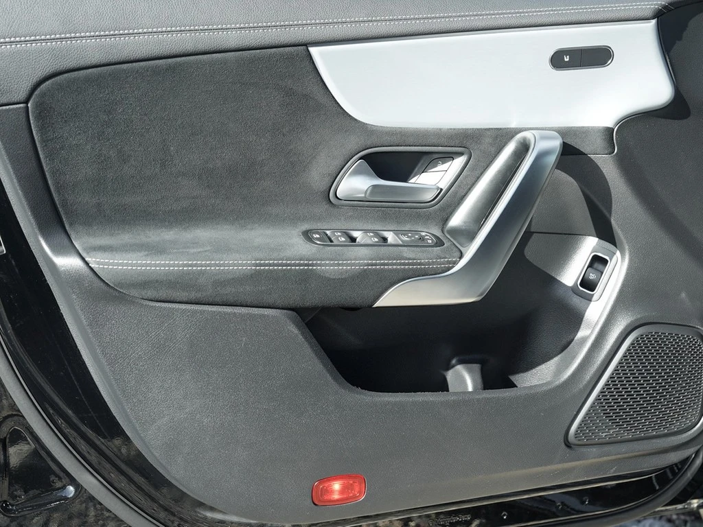 Mercedes-Benz-CLA-image-18