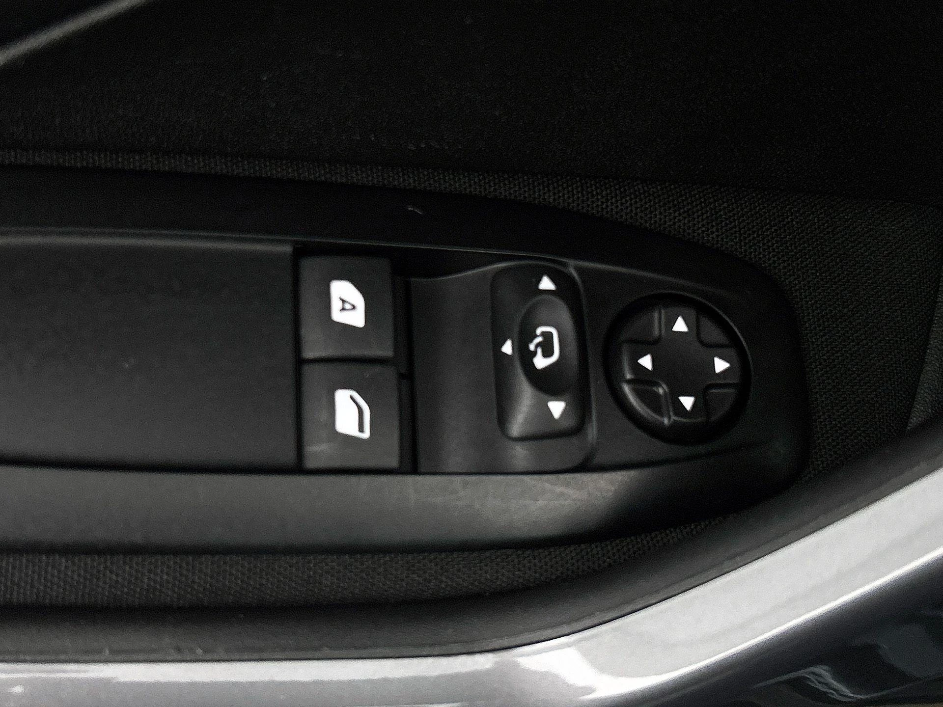 Peugeot 2008 1.2 PureTech Blue Lion
