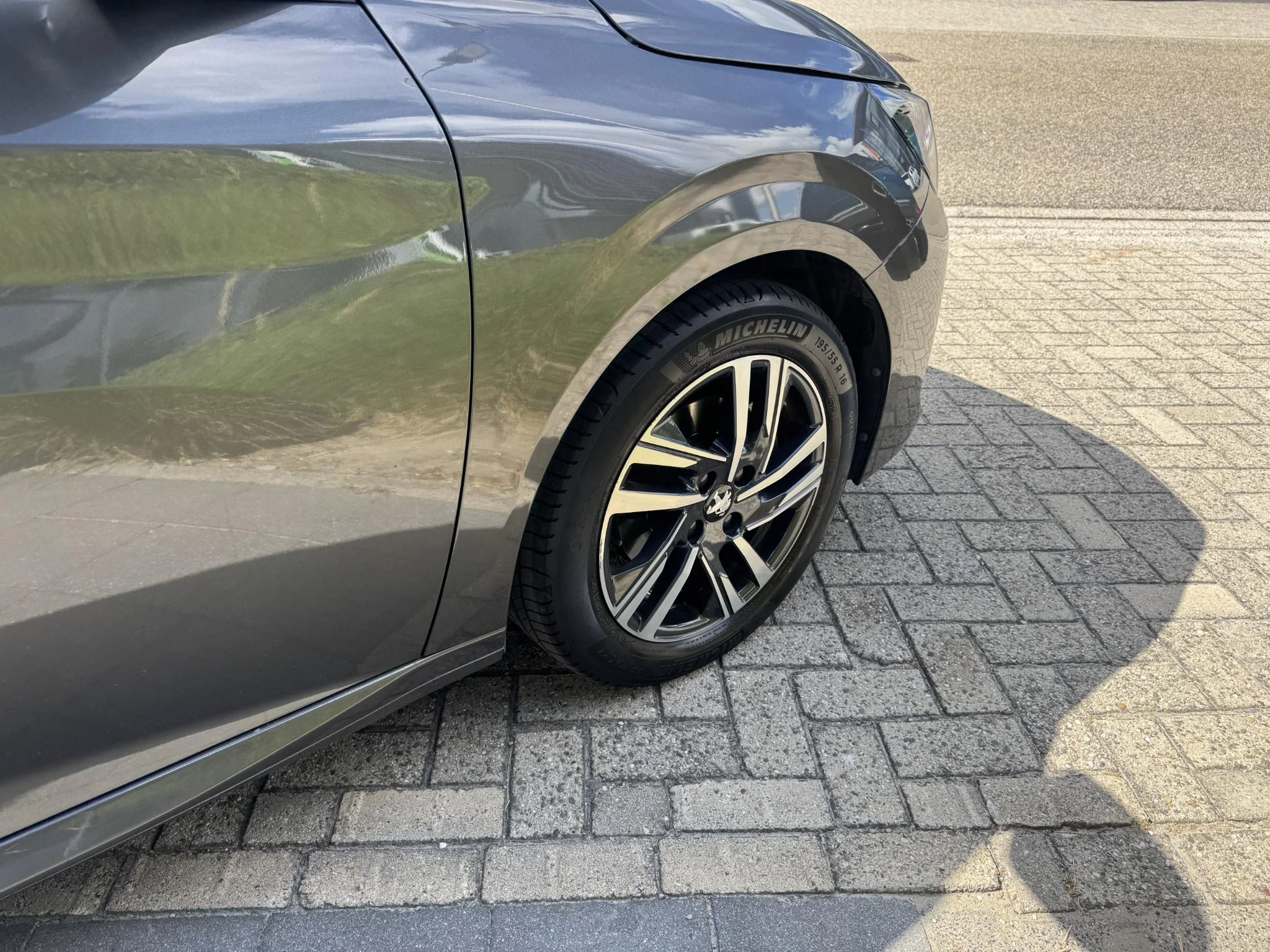 Peugeot-208-image-13