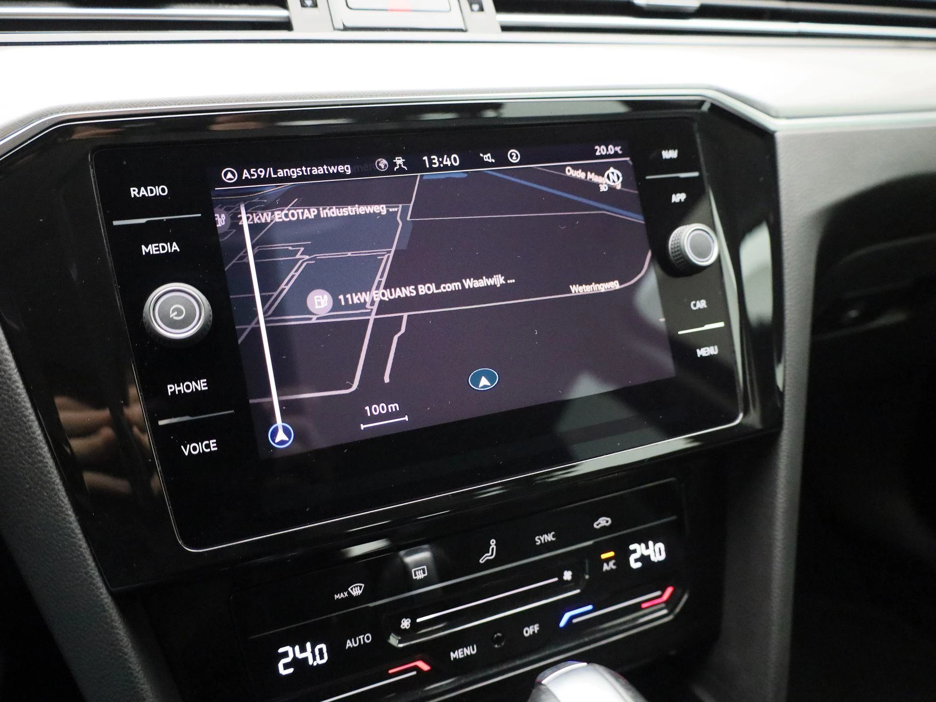 Volkswagen-Passat-image-15