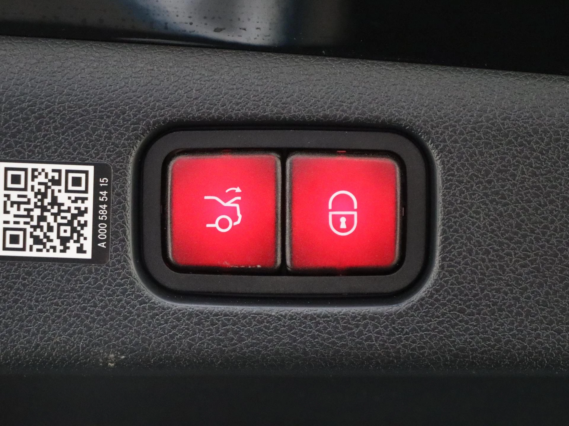 Mercedes-Benz-E-Klasse-image-35