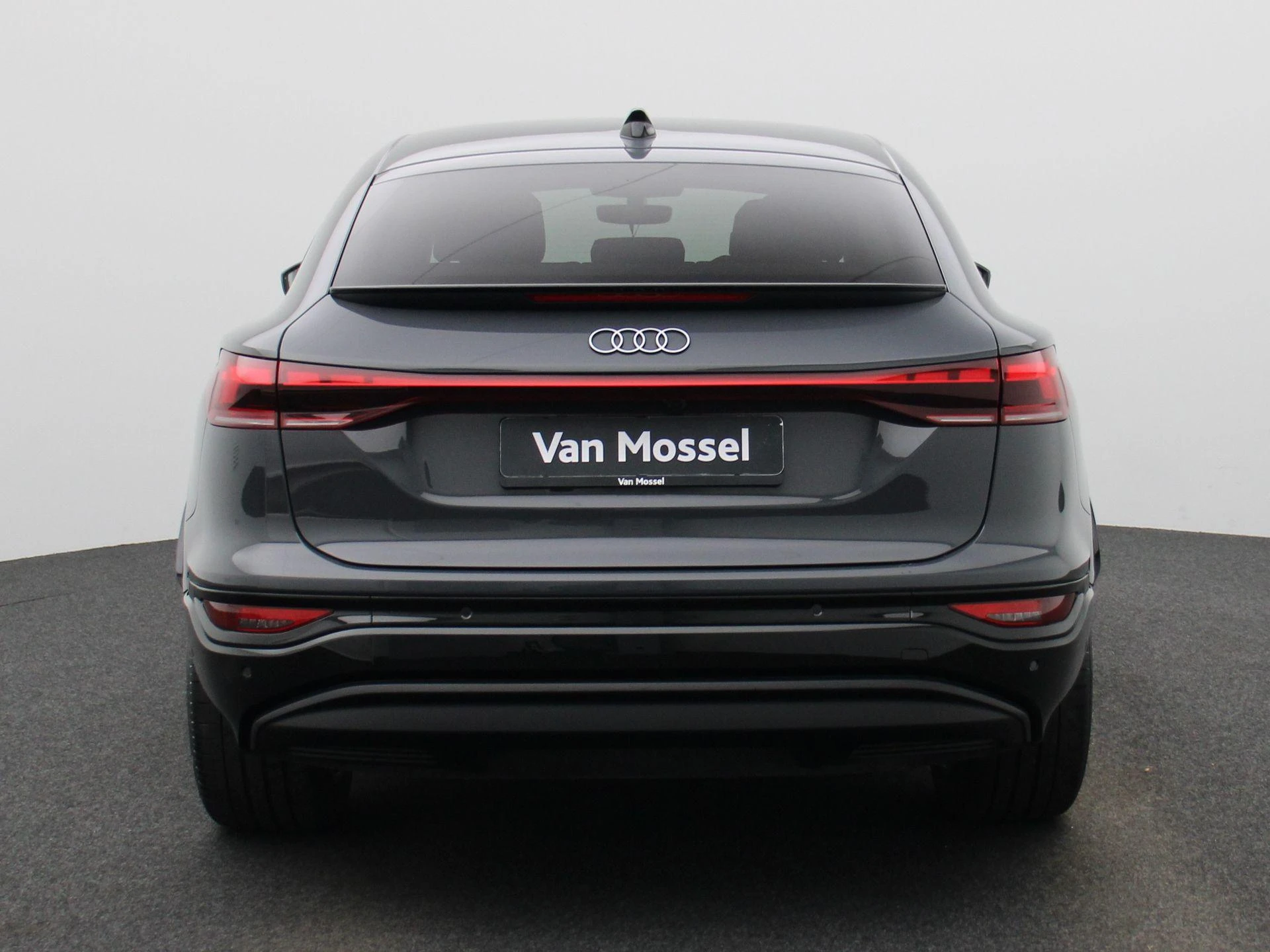 Audi-Q6 e-tron-image-4